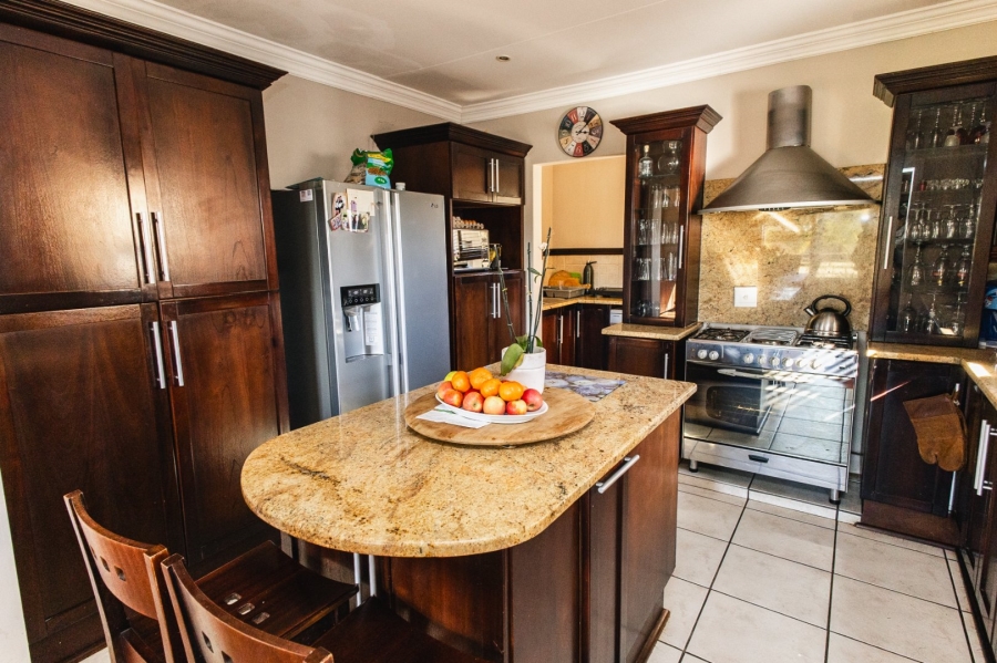 4 Bedroom Property for Sale in Groenvlei Sh Free State